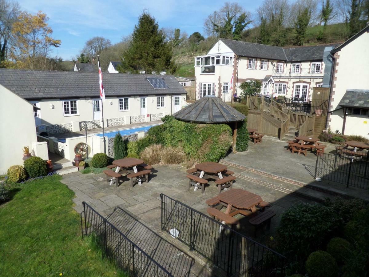 The Poachers Inn Piddletrenthide Exterior foto
